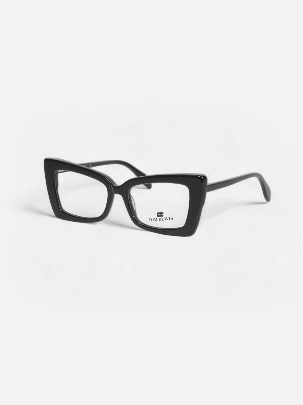 Kornize Optike - Tom Dewis, YC31112 - Tom Dewis,
